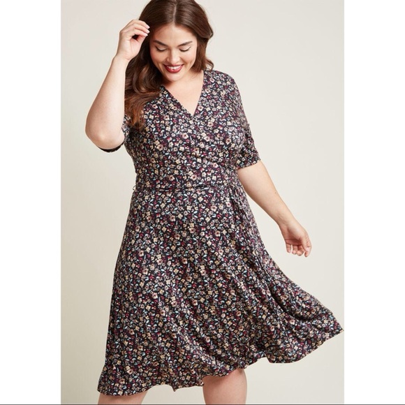Modcloth Dresses & Skirts - Floral Wrap Dress